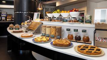 Café da manhã com buffet diário (EUR 16 por pessoa)