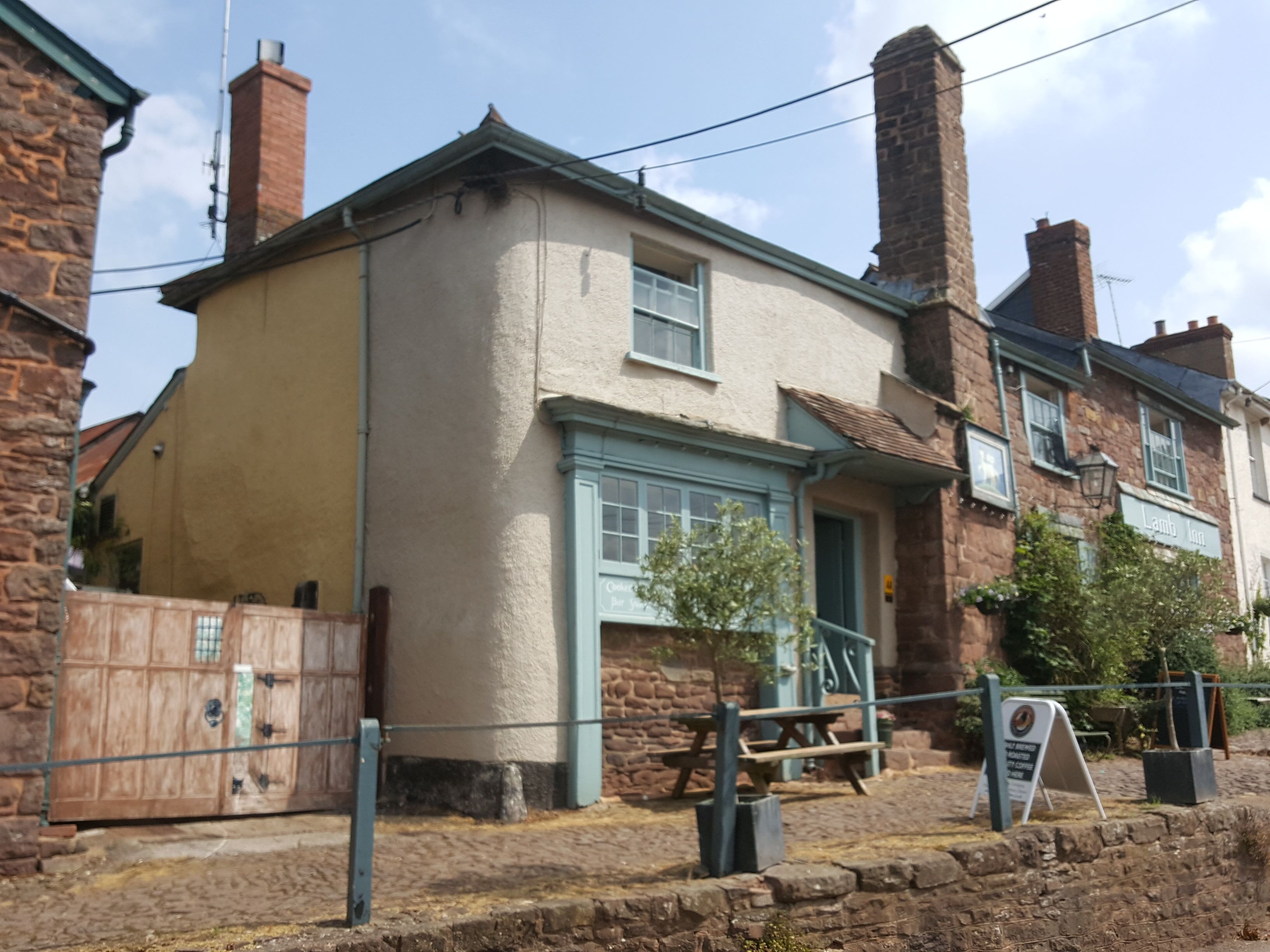 Fachada de la propiedad