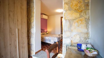 Ropa de cama de alta calidad, minibar, escritorio y wifi gratis
