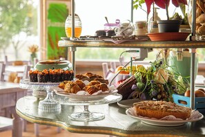 Desayuno continental incluido todos los días