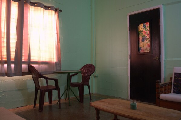 Cook Apartment | In-room dining