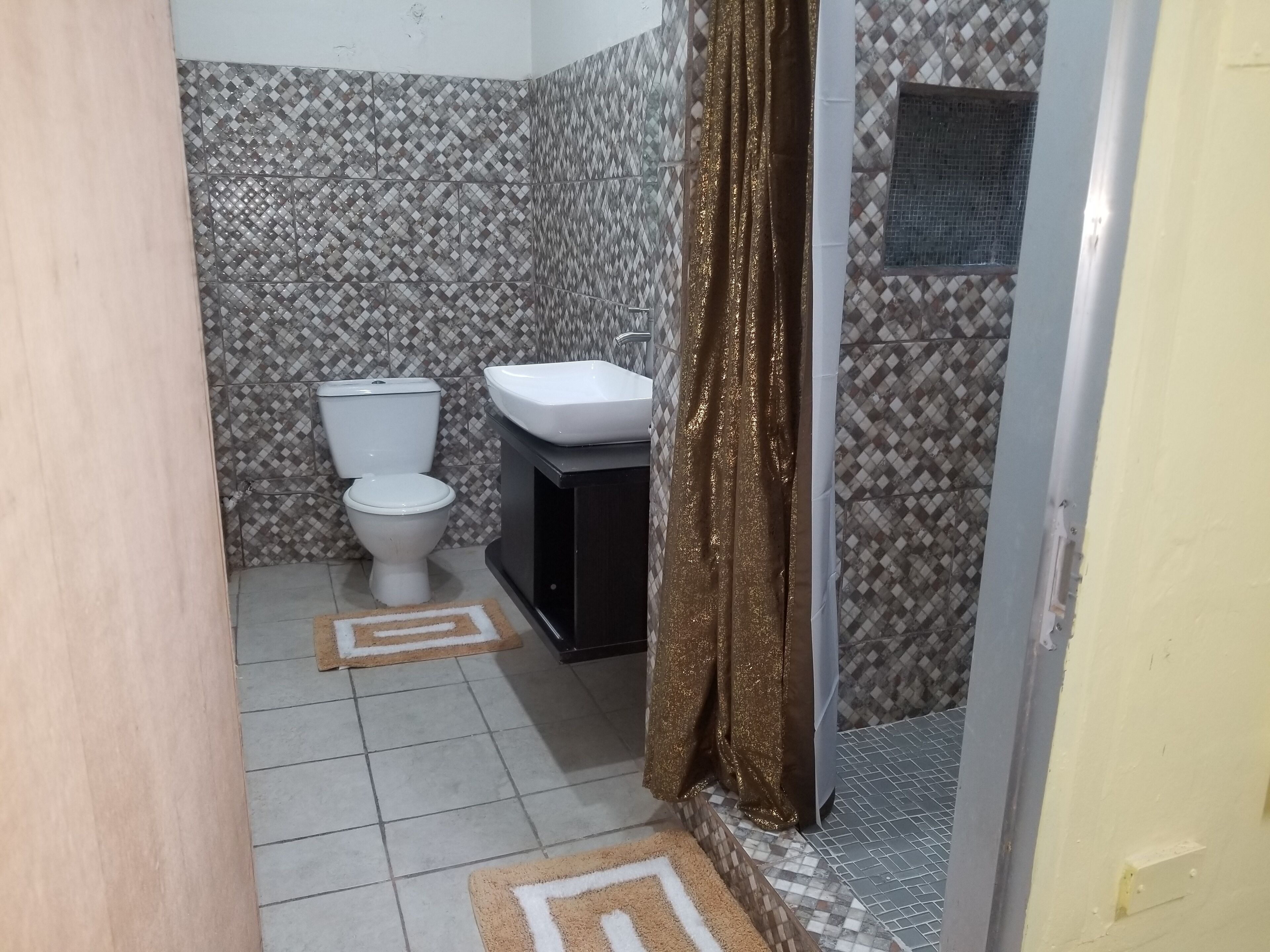 Keith Apartment | Bad | Hårføner og håndklær