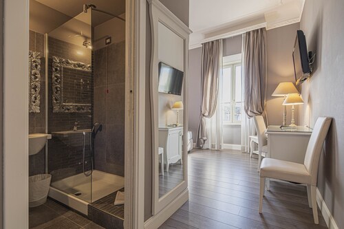 Suite Castrense