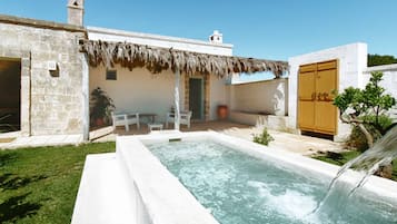 Suite, cÎté jardin (Palombara) | Literie de qualité supérieure, mini-bar avec articles gratuits