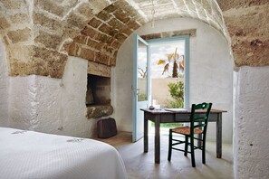 Suite, Garden Area (Palombara) | Premium bedding, free minibar items, in-room safe - Masseria Palombara (Oria)