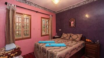 傳統雙人房, 私人浴室, 山景 | 免費嬰兒床、床單