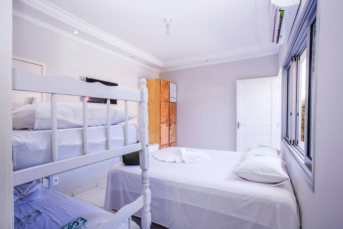 ستائر تعتيم وتجهيزات عازلة للصوت وواي فاي مجانًا