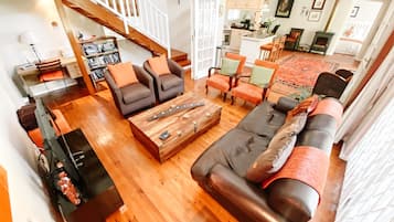 Cottage Keluarga, 2 kamar tidur | Area keluarga | TV layar datar, perapian, dan pemutar DVD