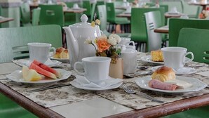 Gambar tidak terklasifikasi, 3 dari 17, tombol