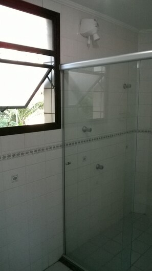 Apartment | Bathroom | Shower - Apartamento no Flat Itararé Tower Beach - Vista ao Mar (Sao Vicente)
