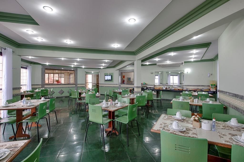 Desayuno buffet (BRL 30 por persona) 