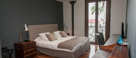 Ropa de cama de alta calidad y minibar