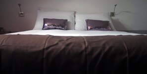 Premium bedding, minibar, in-room safe, desk - Hôtel des Amandiers (Cayenne)