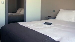 Classic Double Room, 1 Bedroom | Premium bedding, minibar, in-room safe, desk - Hôtel des Amandiers (Cayenne)