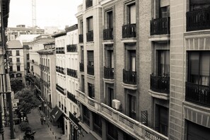 Front of property - Hostal Olmedo (Madrid)