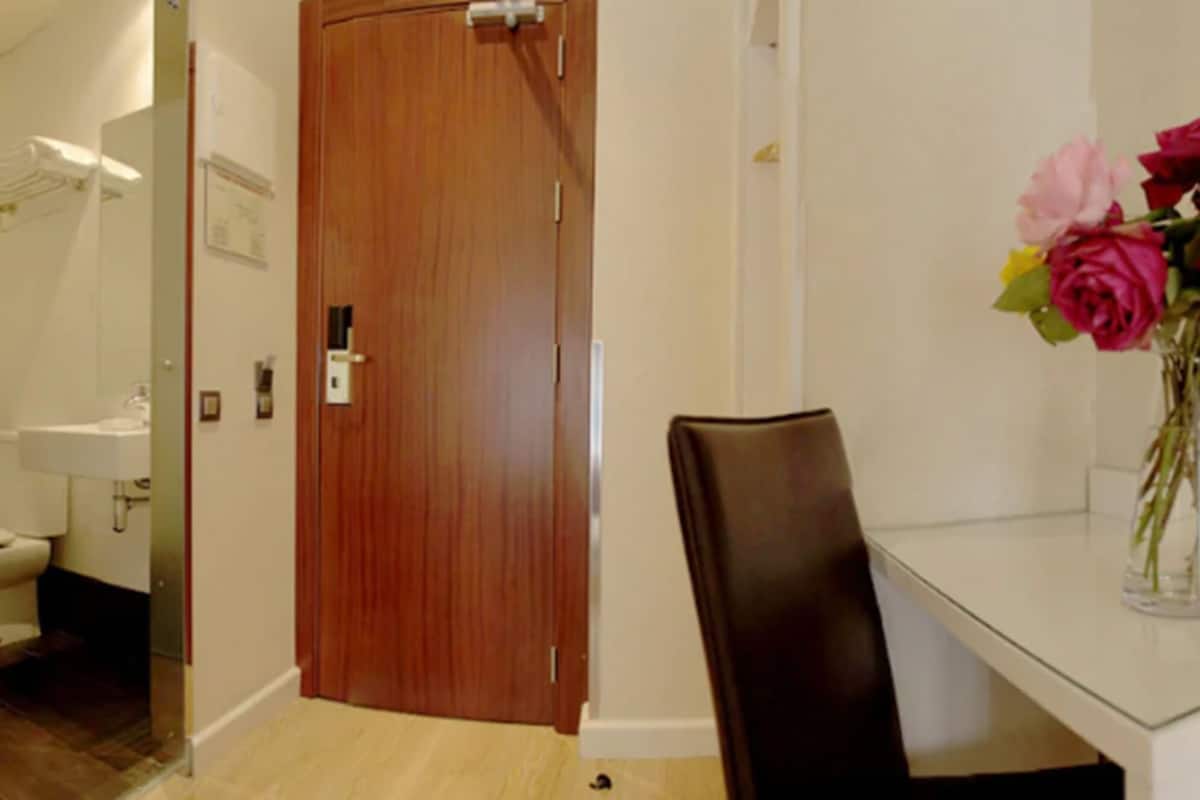 Single Room | Room amenity