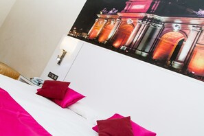 In-room safe, desk, free WiFi - Hostal Olmedo (Madrid)