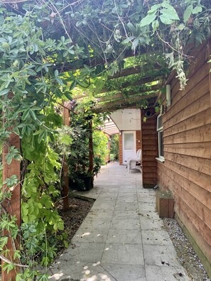 Garden - Woodpaddock B&B (March)