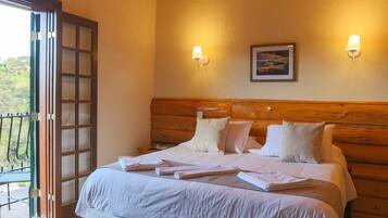 Literie hypoallergénique, minibar, bureau, chambres insonorisées