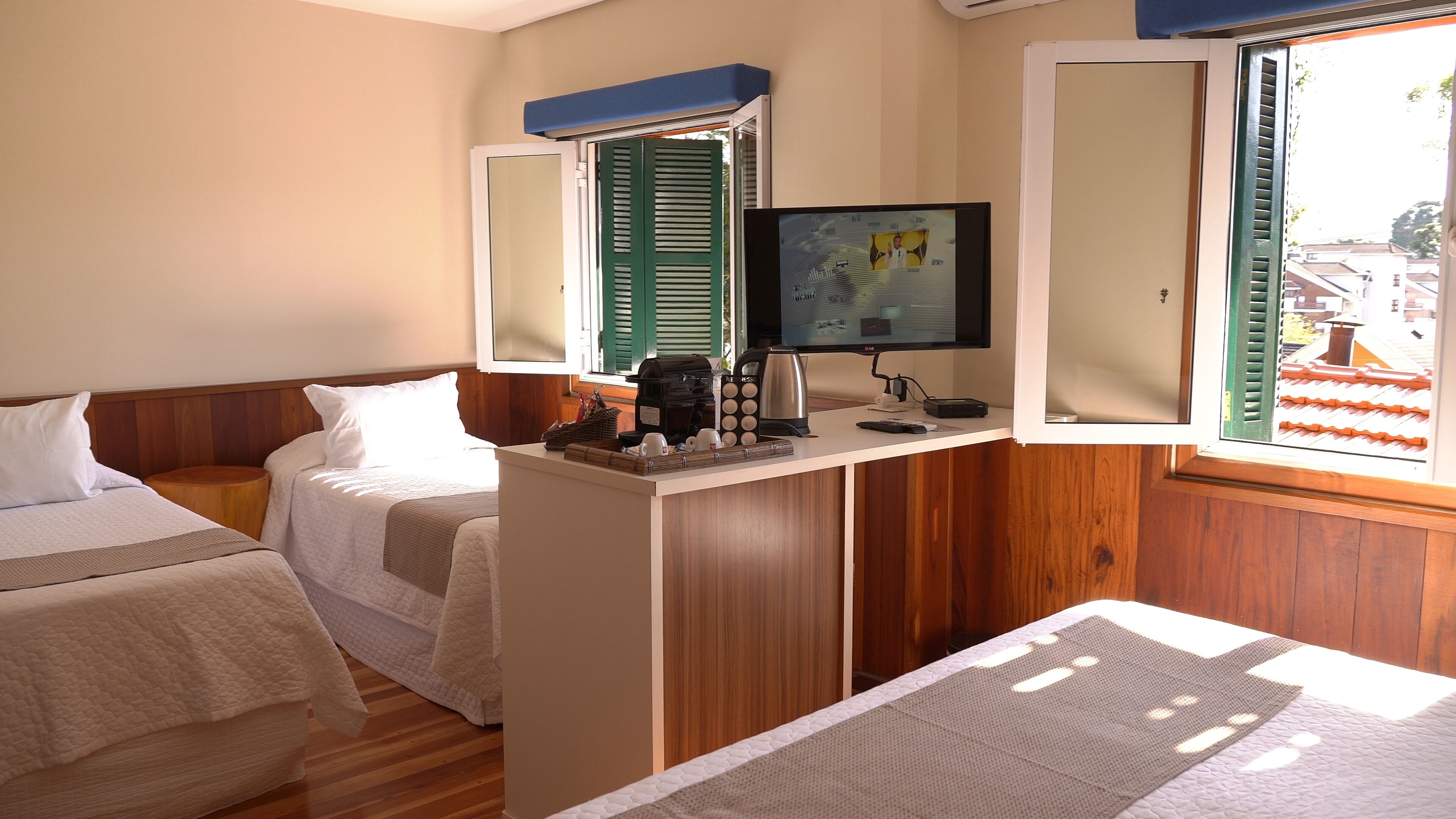 Master Family | Hypo-allergenic bedding, minibar, soundproofing, iron/ironing board