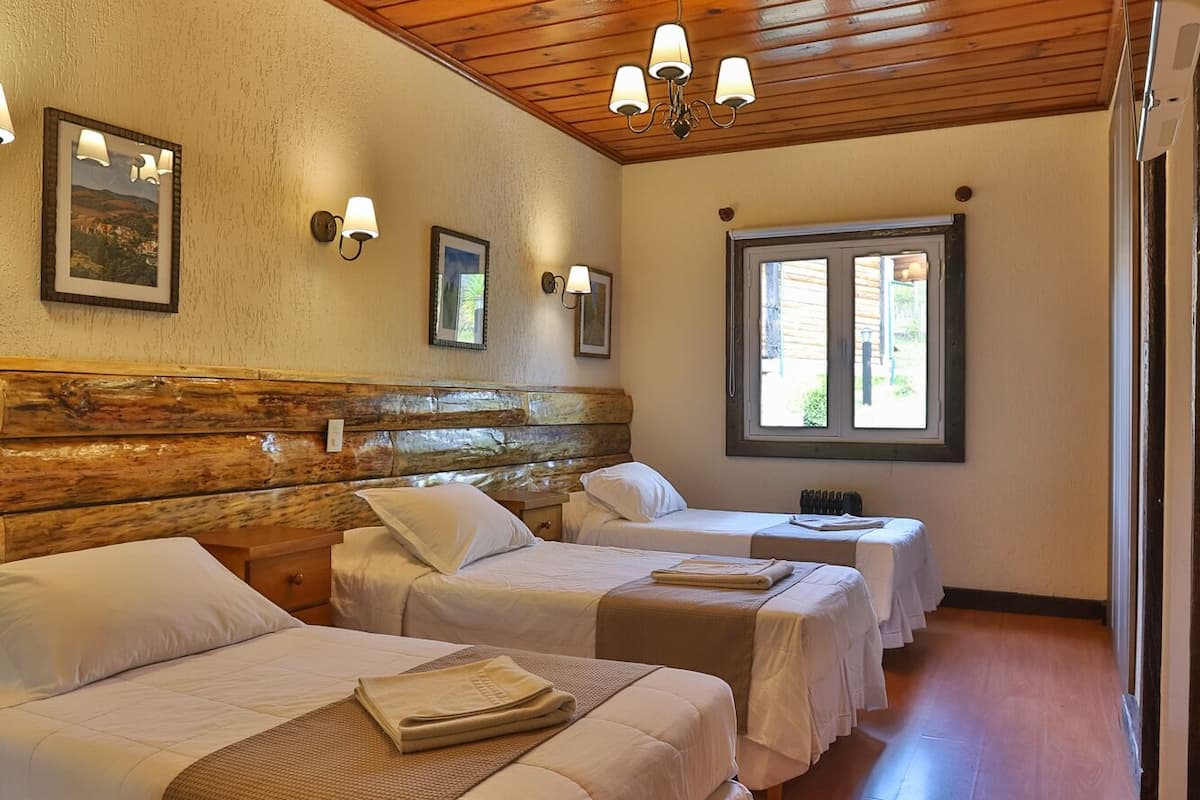 suite superior quadruplo | hypo-allergenic bedding, minibar, desk, soundproofing