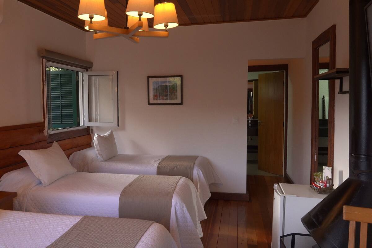 Quintuple Chalet | Hypo-allergenic bedding, minibar, soundproofing, iron/ironing board