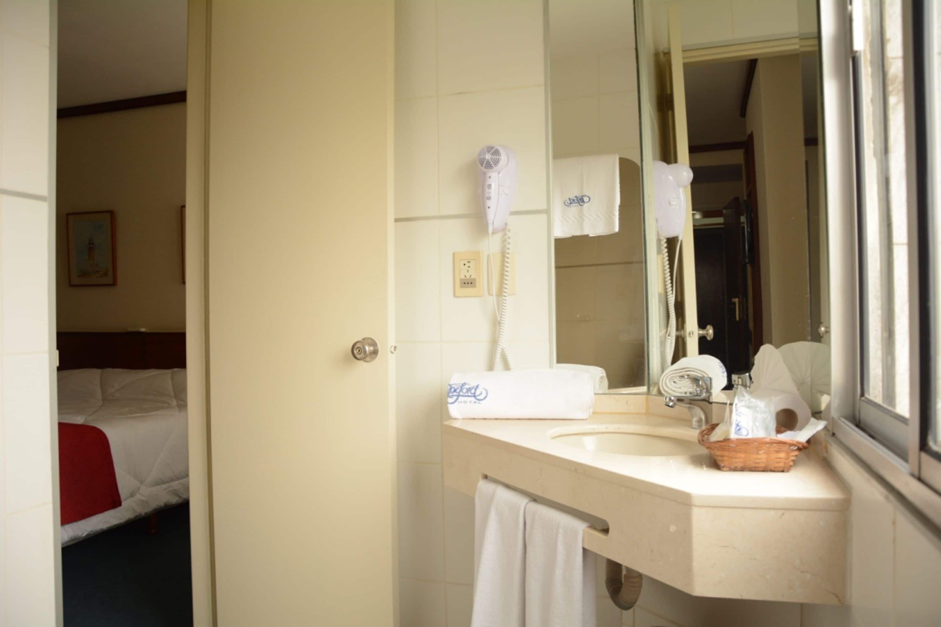 shower, free toiletries, hair dryer, bidet