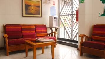 Coin salon dans le hall