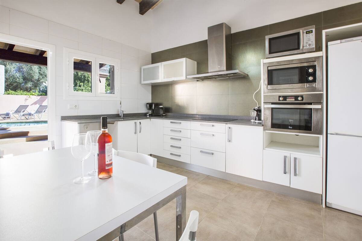 Vila, 4 quartos | Cozinha privada