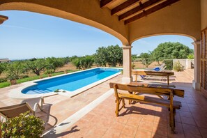 Villa, 4 chambres, piscine privée, vue piscine | Vue de la chambre