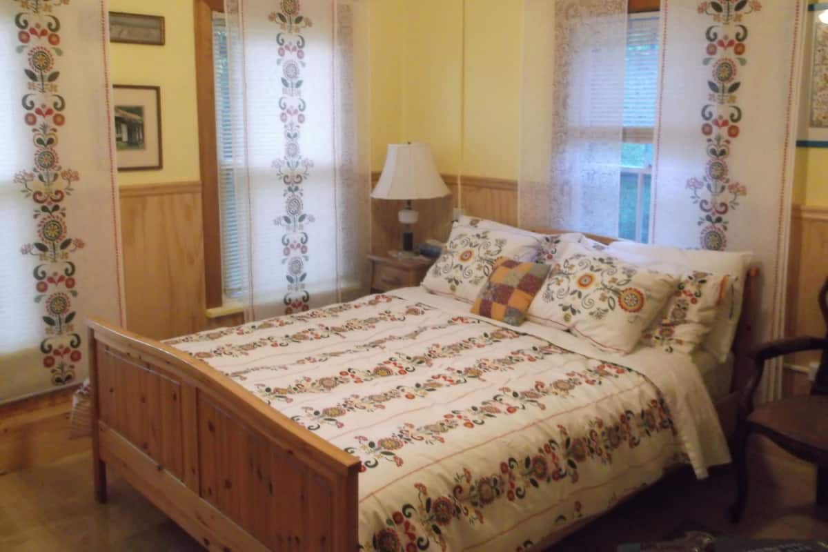 Ropa de cama de alta calidad y tabla de planchar con plancha