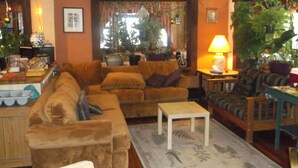Interior detail - Gateway Lodge Bed & Breakfast (Highmount)