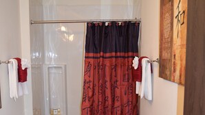 Premium Apartment, Mountain View | Bilik Mandi