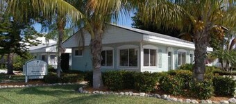 Islands West Resort by Island Vacation Properties