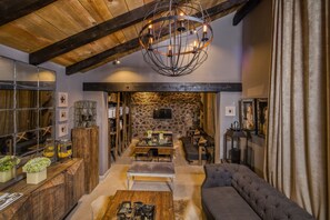 Lobby sitting area - Hacienda Los Picachos (San Miguel de Allende)