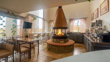 ์ ๋ฝ์ ๋ฌด๋ฃ ์์นจ ์์ฌ ํฌํจ