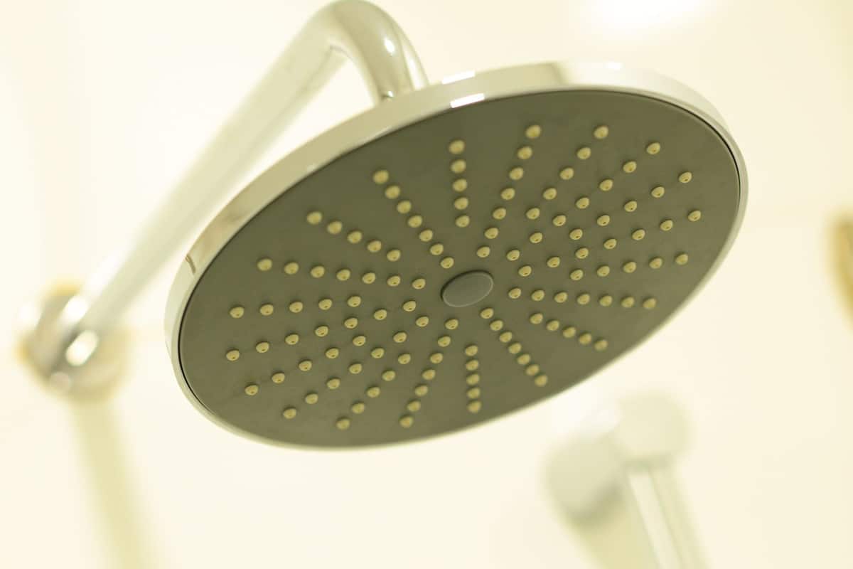 shower, rainfall showerhead, free toiletries, towels