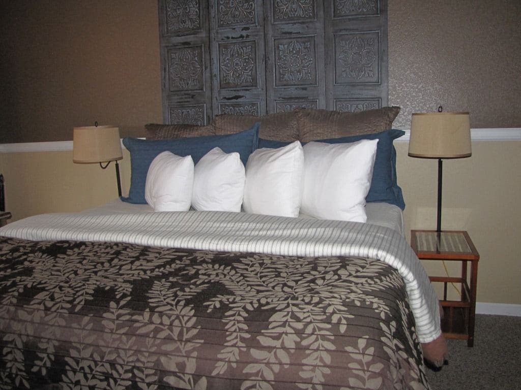 premium studio suite, 1 king bed, refrigerator & microwave | 1 bedroom, premium bedding, free cots/infant beds, free wifi