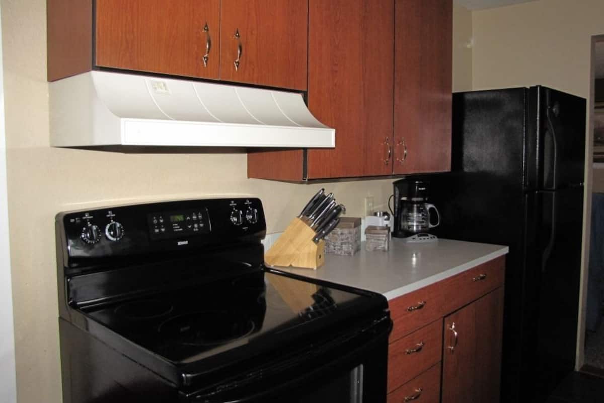 premier condo, 2 bedrooms, kitchen, ocean view | private kitchen | fridge, microwave, coffee/tea maker