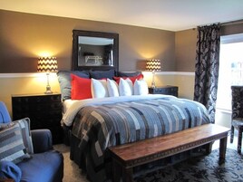 Premier Condo, 2 Bedrooms, Kitchen, Ocean View | 1 bedroom, premium bedding, free cribs/infant beds, free WiFi