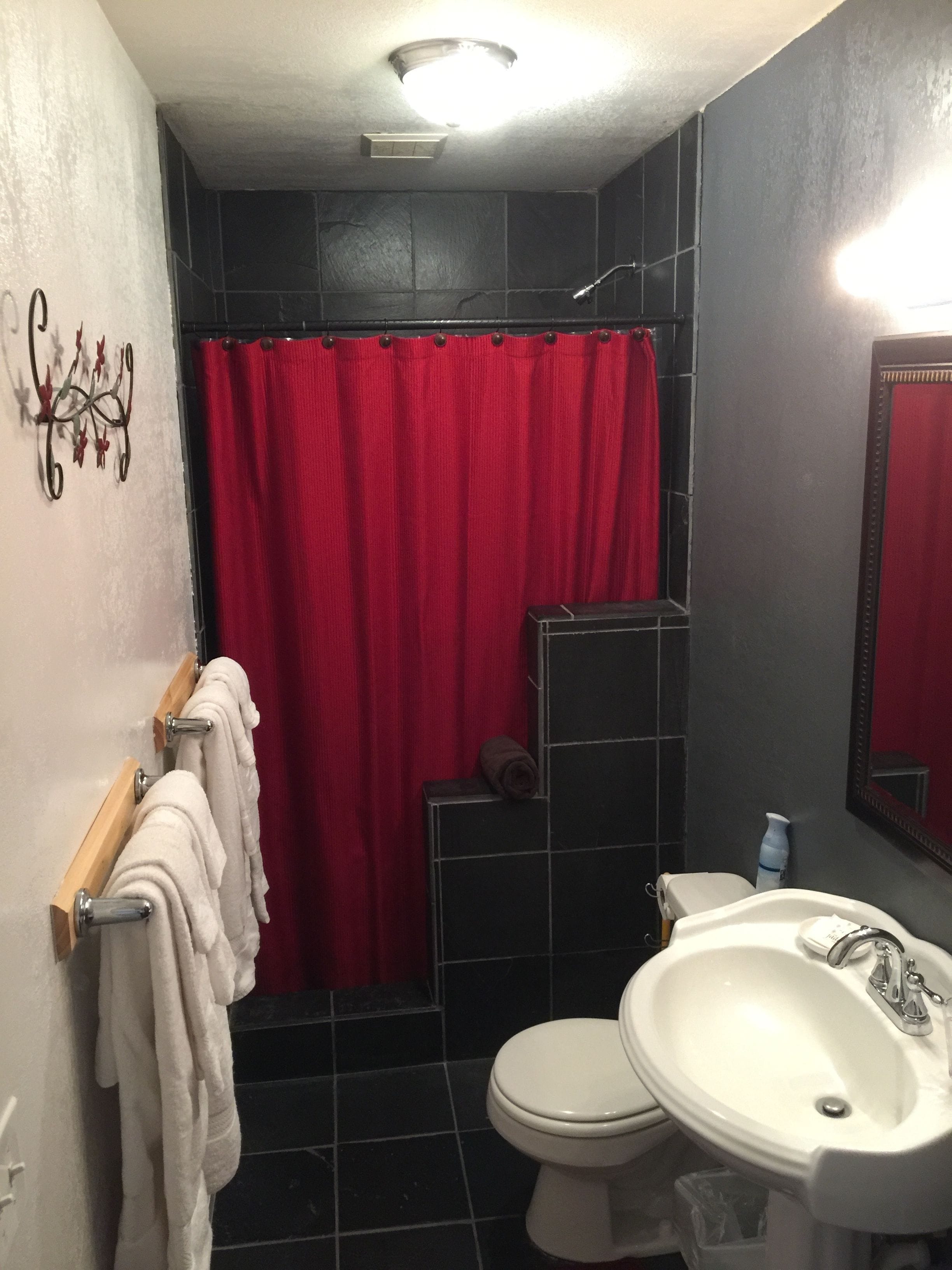 premium studio suite, refrigerator & microwave, ocean view (2 king beds) | bathroom | shower, free toiletries, towels