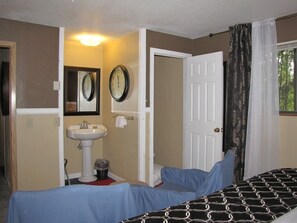 Premier Condo, 2 Bedrooms, Kitchen, Ocean View | Bathroom