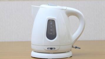 Tủ lạnh, dụng cụ pha cà phê/trà, ấm điện