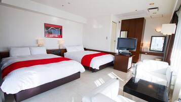Down duvets, desk, free WiFi, bed sheets