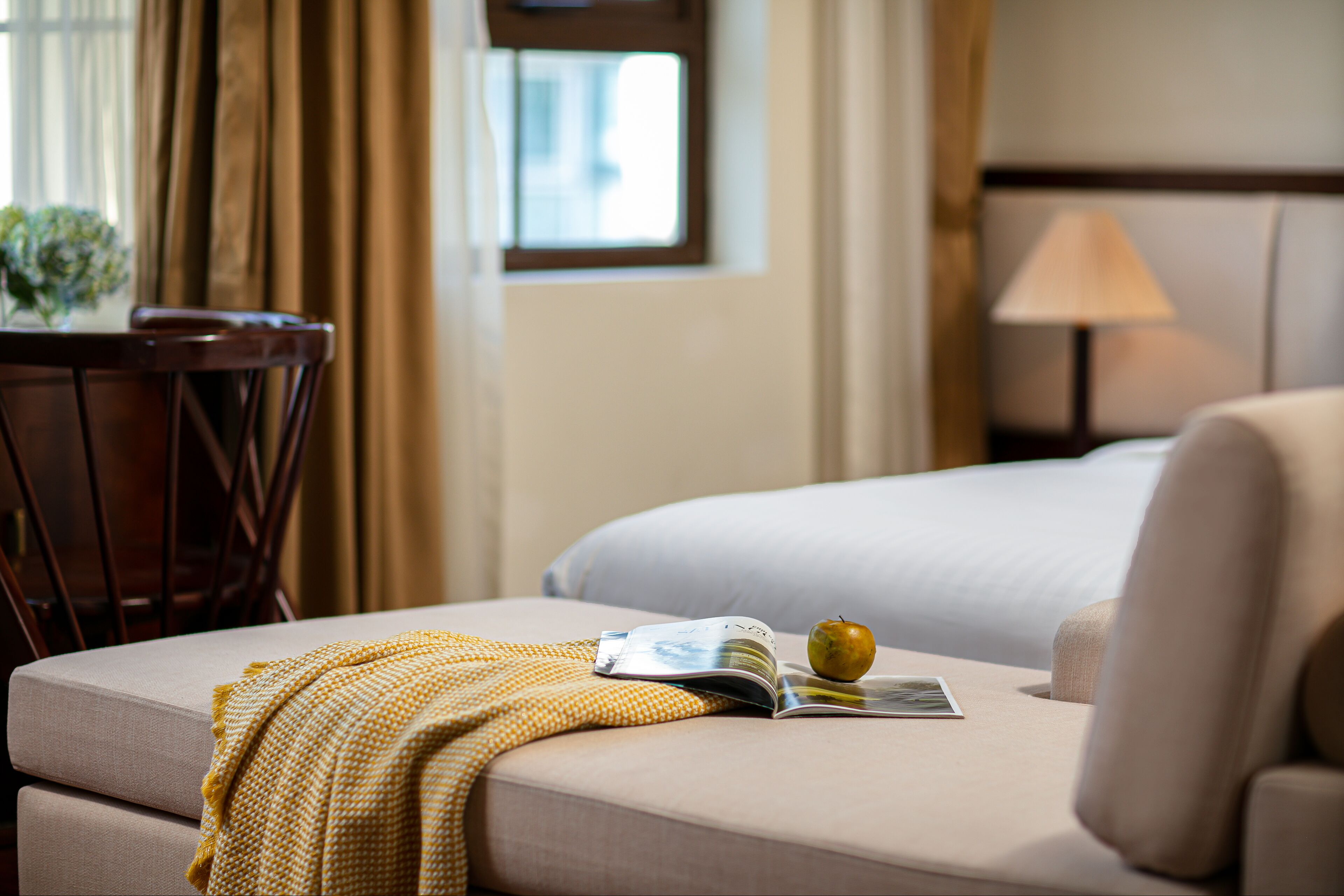 suite room with city view | room amenity