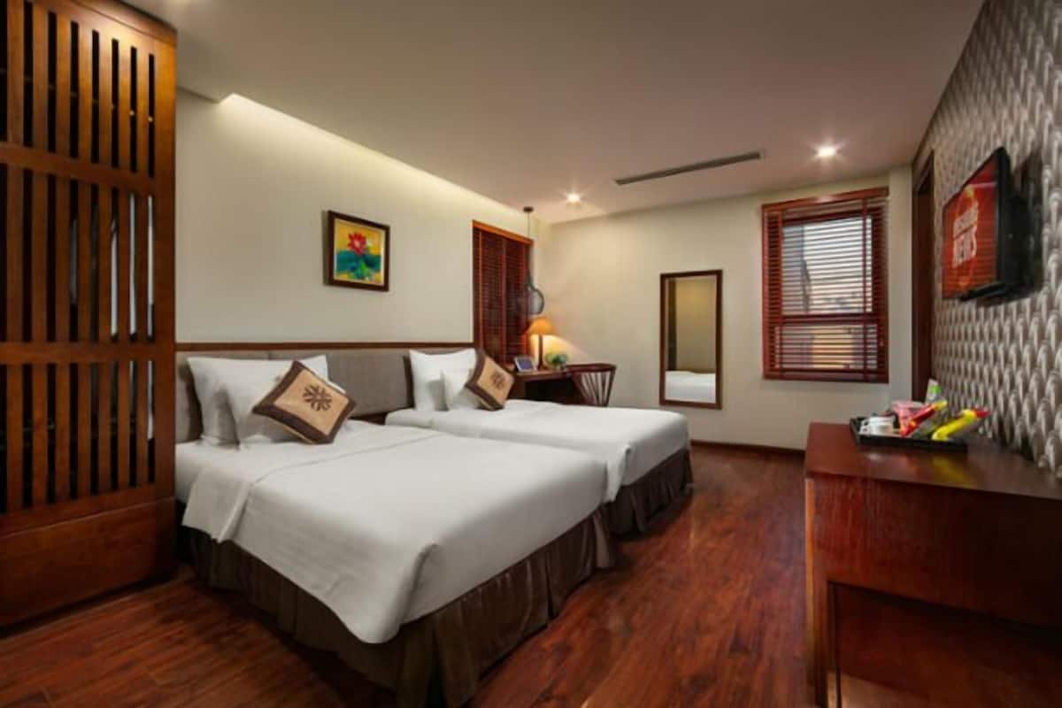 Minibar, Zimmersafe, Schreibtisch, schallisolierte Zimmer