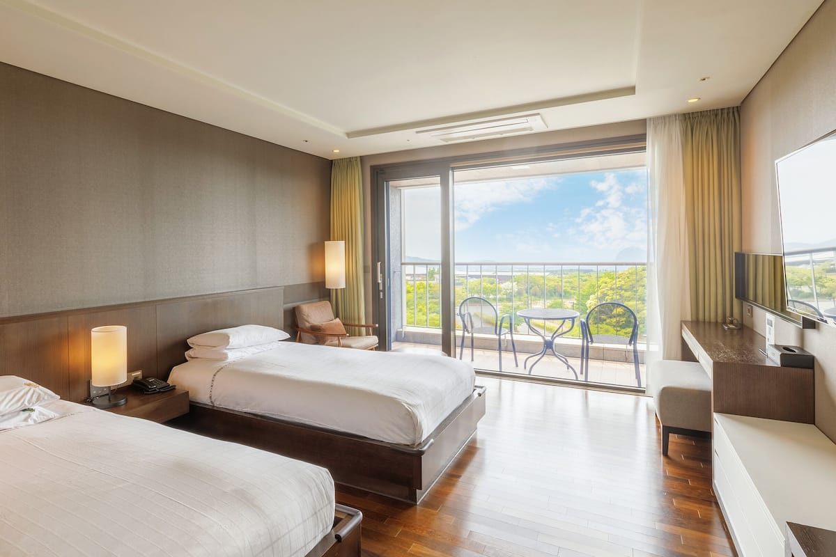 Superior Twin (Ocean View)+Aragonite Hot Springs&Free swimming pool for 2 pax, Free fitness | 高档床上用品、羽绒被、迷你吧（备有免费物品）、客房内保险箱
