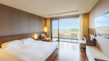 Superior Double (Ocean View)+Aragonite Hot Springs&Free swimming pool for 2 pax, Free fitness | Biancheria da letto di alta qualità, copriletto in piuma