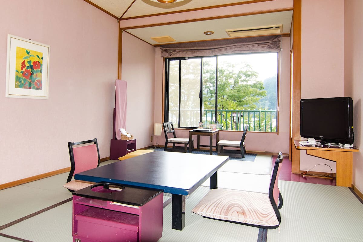 Japanese-Style Room with Lake View (20sqm) | In-room safe, desk, iron/ironing board