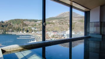 Bain à remous intérieur